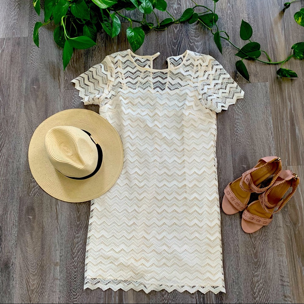 Ann Taylor LOFT white chevron dress. Size 2.